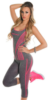 Trendy Workout Outfit Tanktop &amp; Capri Leggings in Fuschia