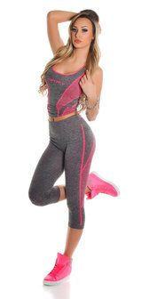 Trendy Workout Outfit Tanktop &amp; Capri Leggings in Fuschia