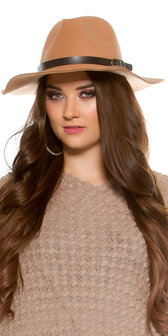 Trendy Fedora Felt Hoed met Leatherette Ribbon in Beige