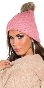 Trendy Knitted Muts met Fake Fur Pom Pon in Zalm