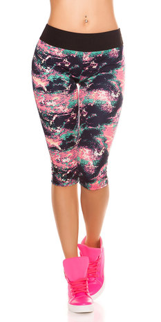 Trendy Workout Capri Leggings in Fuschia