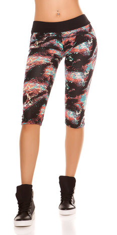 Trendy Workout Capri Leggings in Coral