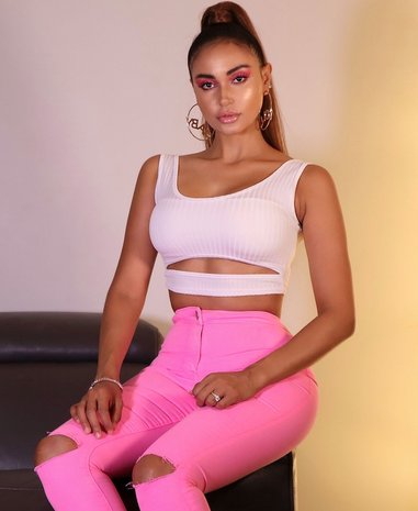 Cut Out Front Rib Knit Crop Top in Wit